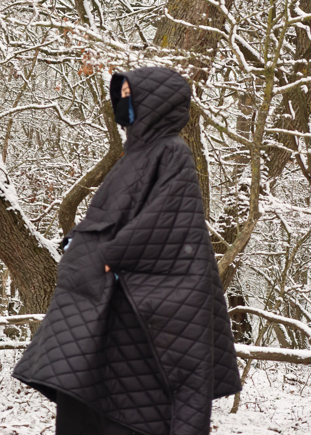 CAPE MATELASSÉE À CAPUCHE