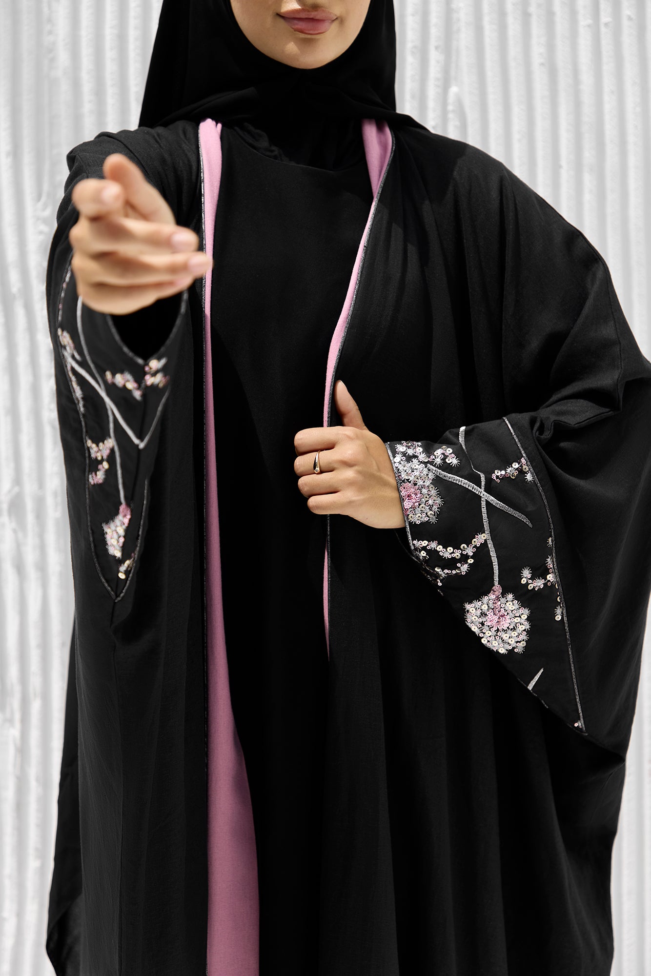 ABAYA PINKY TOUCH